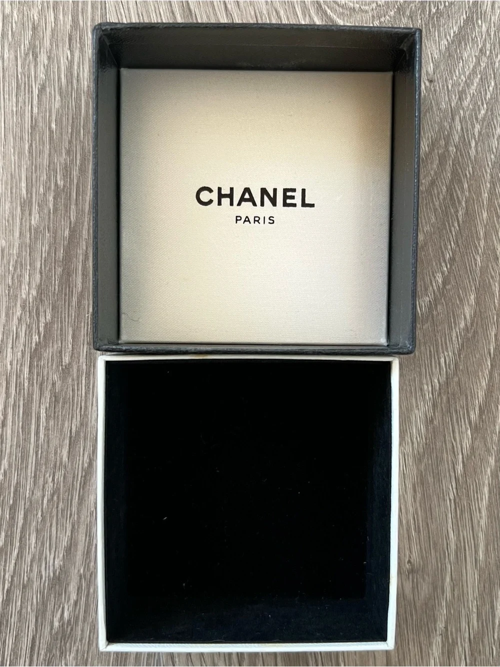 Chanel Box (BB382)